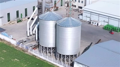 Silos in acciaio e silos in cemento: qual è la differenza?